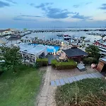 Kambani Arnel , Marina Apartment *
