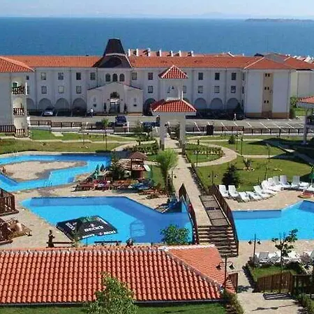 Kambani Arnel , Marina Lejlighed