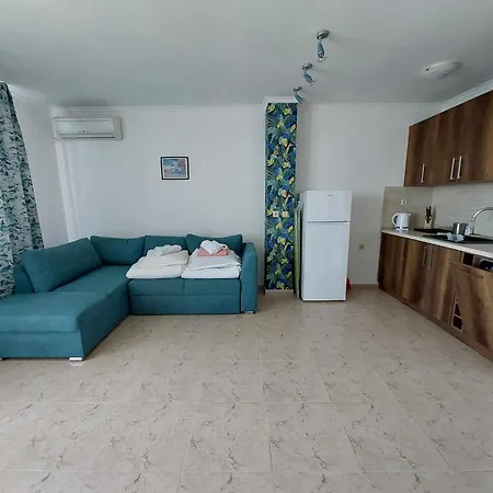 Kambani Arnel , Marina * Sveti Vlas