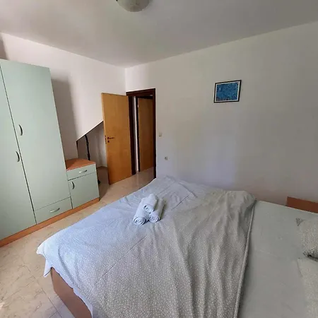 Kambani Arnel , Marina Sveti Vlas