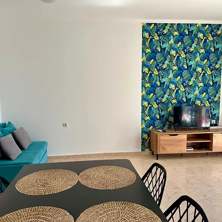 Kambani Arnel , Marina Appartement