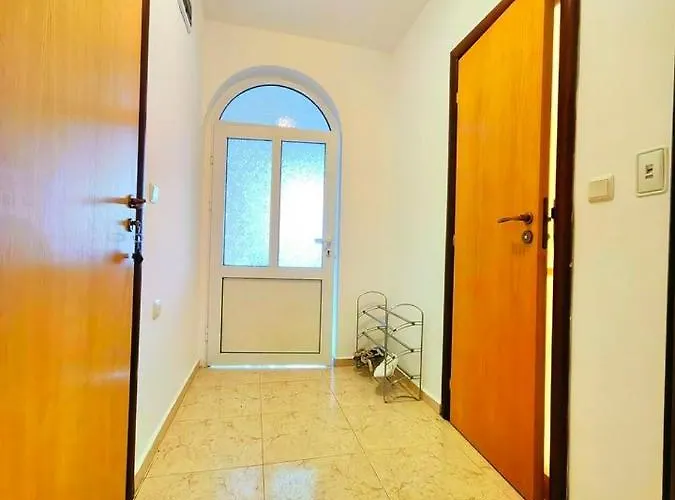 Апартамент Kambani Arnel , Marina