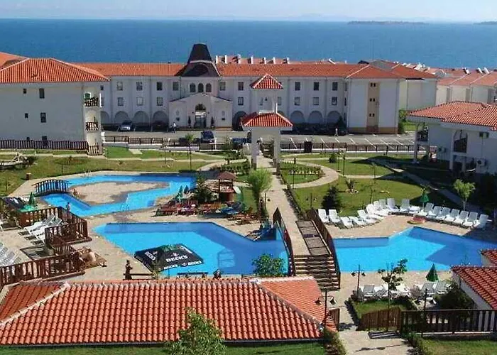 Kambani Arnel , Marina Апартамент