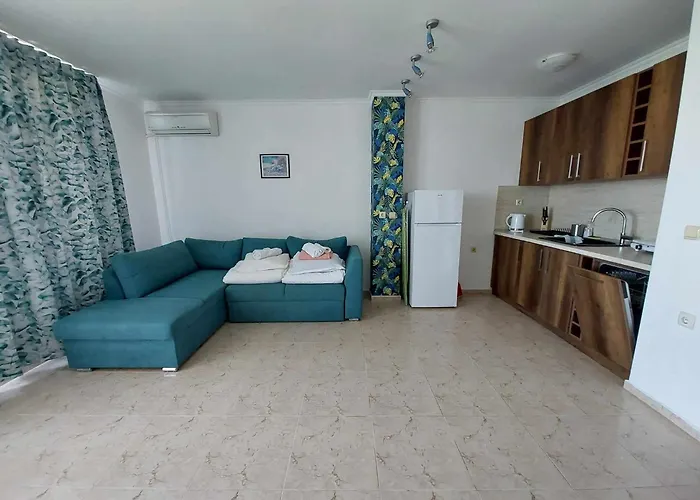 Kambani Arnel , Marina * Свети Влас